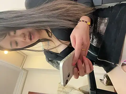 Molly-xiao online show from January 19, 2:32 pm