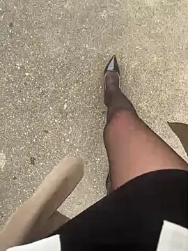 Snapshot of Molly-xiao chatting on April 1, 6:47 am Molly-xiao online show from April 1, 6:47 am