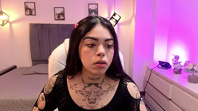 Snapshot of Emii_Evanns chatting on January 6, 11:36 am Emii Evanns online show from January 6, 11:36 am