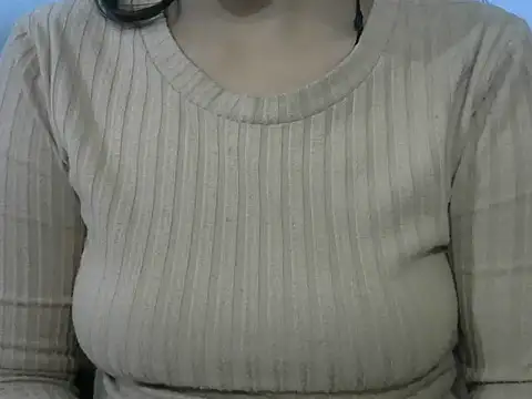 Snapshot of hot-riyyaaa chatting on January 10, 7:48 pm hot-riyyaaa online show from January 10, 7:48 pm