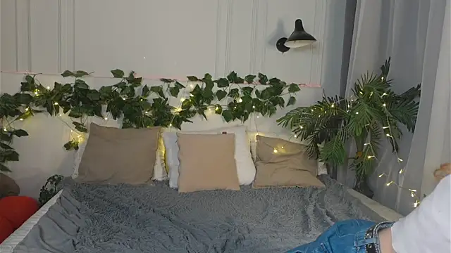 Snapshot of Zoe__Page chatting on January 17, 2:11 pm Zoe Page online show from January 17, 2:11 pm