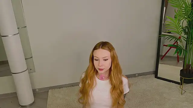 Snapshot of Zoe__Page chatting on January 19, 5:55 am Zoe Page online show from January 19, 5:55 am