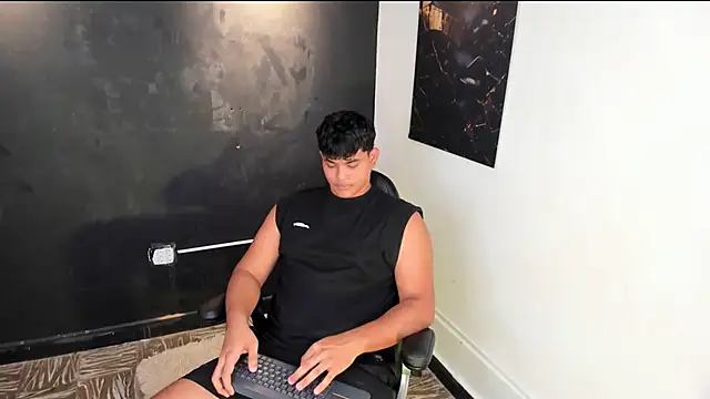 Snapshot of Nicole_and_thiago1 chatting on February 19, 9:00 pm Nicole and thiago1 online show from February 19, 9:00 pm