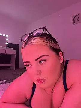 KatieCeexx online show from January 13, 10:37 pm