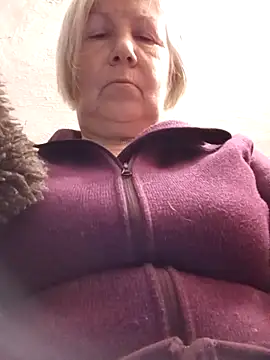 KlaudiaDarling online show from January 6, 2:10 pm