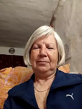 KlaudiaDarling online show from April 18, 1:42 am