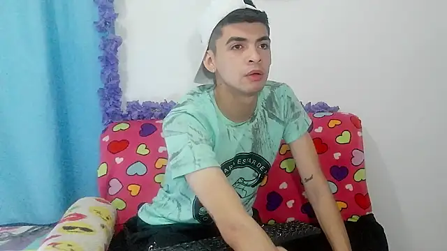 nico22love online show from February 13, 1:07 pm