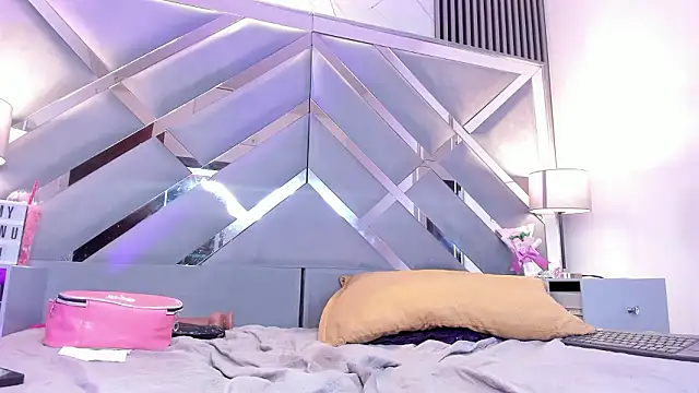 melody  sweet  online show from March 15, 8:20 am