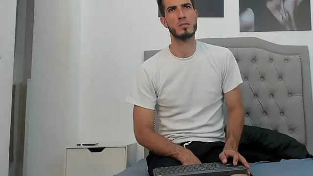 Snapshot of marc_ruffa chatting on February 8, 7:28 pm marc ruffa online show from February 8, 7:28 pm