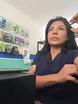 Sarah Hinata online show from January 9, 1:47 pm