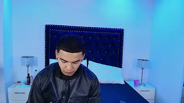 Jaden and sofia online show from March 19, 3:32 am