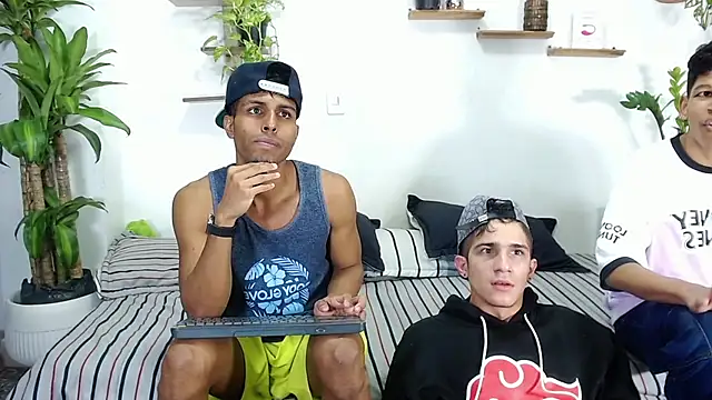 Interracial Snow Bunny online show from February 3, 11:21 pm