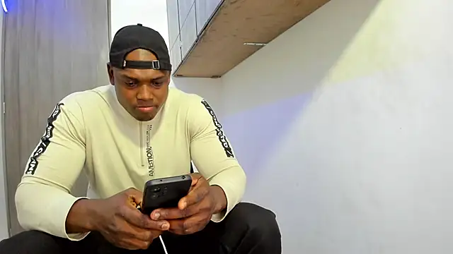 Snapshot of ArexBlack chatting on April 24, 12:24 am ArexBlack online show from April 24, 12:24 am