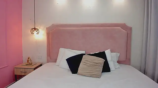 Snapshot of BrookRusell chatting on January 12, 9:53 pm BrookRusell online show from January 12, 9:53 pm