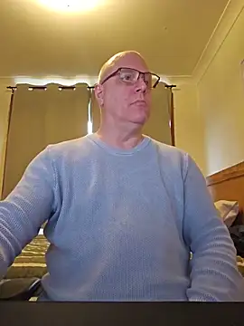 Nudist Aussie Daddy online show from July 1, 1:40 am