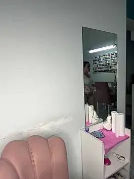 Snapshot of donatella07 chatting on February 28, 10:44 pm donatella07 online show from February 28, 10:44 pm