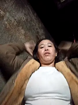 Snapshot of dakota-kis chatting on February 24, 12:30 am dakota-kis online show from February 24, 12:30 am