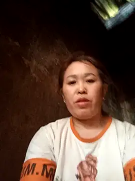 dakota-kis online show from April 12, 1:32 am