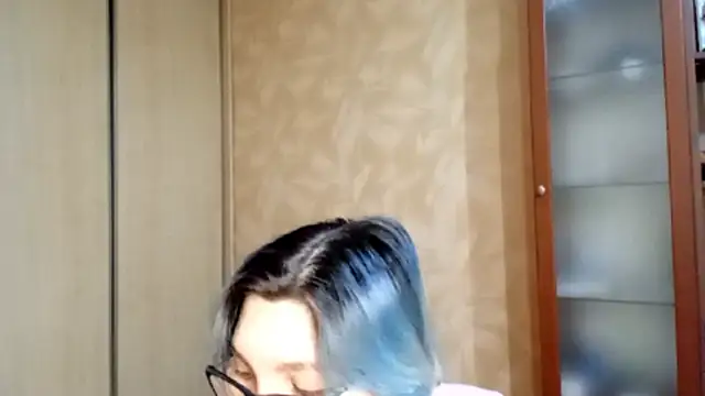 Snapshot of EvonTabb chatting on February 4, 2:01 pm EvonTabb online show from February 4, 2:01 pm