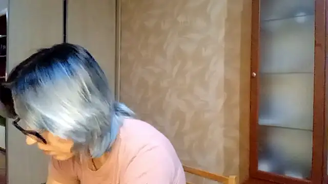 Snapshot of EvonTabb chatting on February 8, 3:04 pm EvonTabb online show from February 8, 3:04 pm