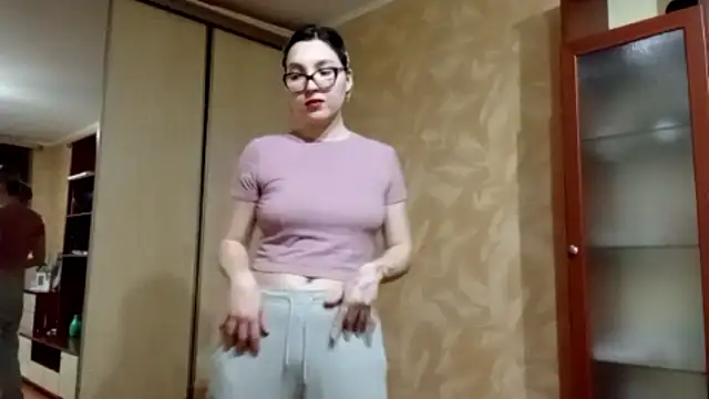 Snapshot of EvonTabb chatting on February 19, 2:24 pm EvonTabb online show from February 19, 2:24 pm