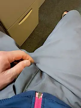 Snapshot of rasuku2025 chatting on January 9, 1:47 pm rasuku2025 online show from January 9, 1:47 pm