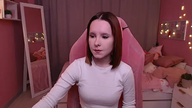 Haya Harareet online show from February 12, 7:47 am