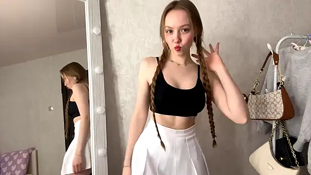 Snapshot of Taisiyavankova chatting on February 21, 3:24 pm Taisiyavankova online show from February 21, 3:24 pm