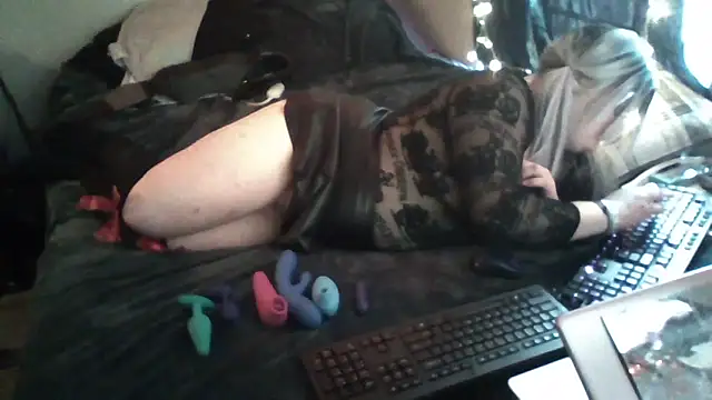 Snapshot of UnpleasantFan156 chatting on January 16, 8:46 pm UnpleasantFan156 online show from January 16, 8:46 pm