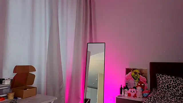 Snapshot of ChrissBerry chatting on March 15, 3:34 am ChrissBerry online show from March 15, 3:34 am