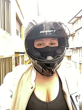 Snapshot of Scarlet_auraa chatting on February 24, 9:13 pm Scarlet auraa online show from February 24, 9:13 pm