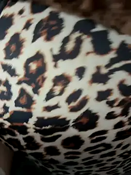 Snapshot of duyenem2k chatting on January 8, 2:03 am duyenem2k online show from January 8, 2:03 am