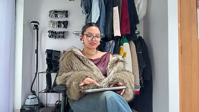 LubaLadeau online show from January 13, 2:11 pm