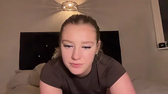 RoxyLexx online show from January 9, 7:04 pm