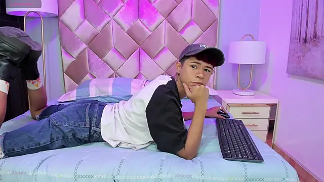 Snapshot of Dante_x06 chatting on January 6, 12:20 pm Dante x06 online show from January 6, 12:20 pm