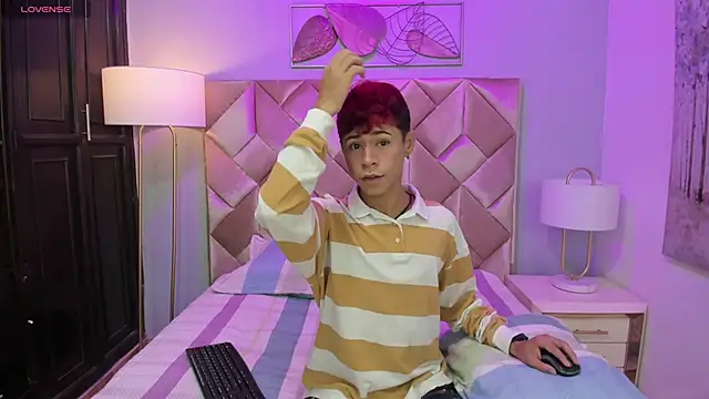 Snapshot of Dante_x06 chatting on January 7, 11:56 am Dante x06 online show from January 7, 11:56 am