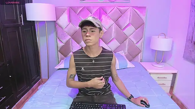 Snapshot of Dante_x06 chatting on January 13, 11:59 am Dante x06 online show from January 13, 11:59 am