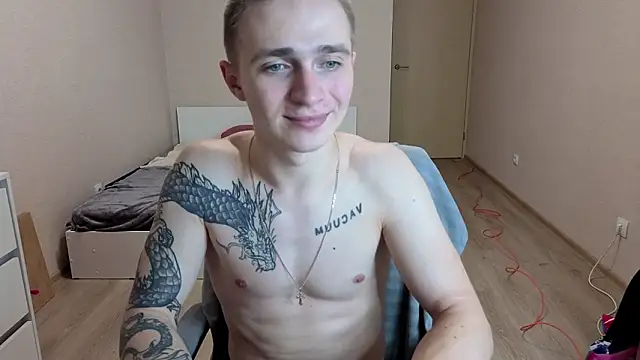 Snapshot of LEO__MILLER chatting on March 2, 2:36 am LEO MILLER online show from March 2, 2:36 am