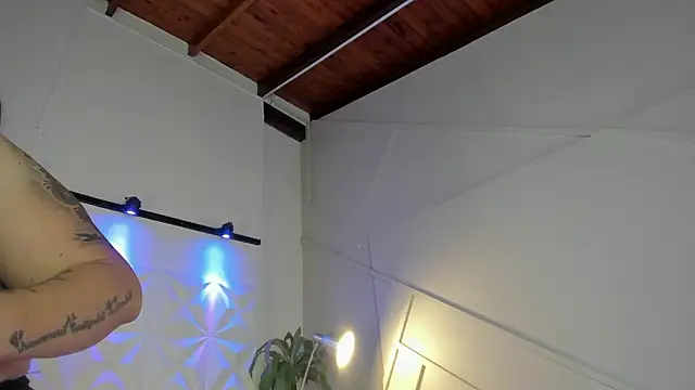 GabiSaenz  online show from March 7, 11:18 am