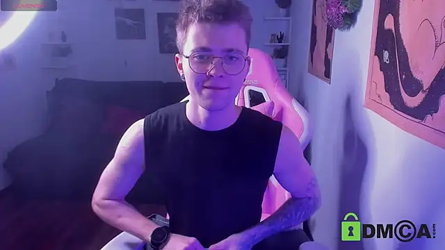 Snapshot of Tomas_Norton chatting on January 10, 10:06 am Tomas Norton online show from January 10, 10:06 am