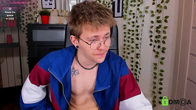 Snapshot of Tomas_Norton chatting on February 11, 3:06 pm Tomas Norton online show from February 11, 3:06 pm