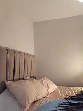 DAMMLEYLA online show from February 22, 8:35 am