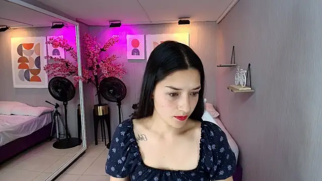 Snapshot of Sol_rousse chatting on January 7, 12:29 pm Sol rousse online show from January 7, 12:29 pm