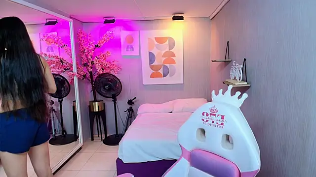 Snapshot of Sol_rousse chatting on January 8, 11:45 am Sol rousse online show from January 8, 11:45 am