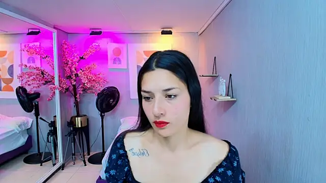 Snapshot of Sol_rousse chatting on January 9, 11:35 am Sol rousse online show from January 9, 11:35 am