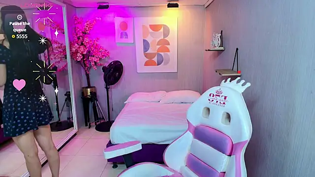 Snapshot of Sol_rousse chatting on January 14, 12:00 pm Sol rousse online show from January 14, 12:00 pm