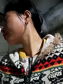 Snapshot of Hiniyk2 chatting on January 6, 2:04 am Hiniyk2 online show from January 6, 2:04 am