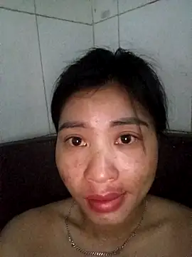 Snapshot of Hiniyk2 chatting on January 8, 1:35 pm Hiniyk2 online show from January 8, 1:35 pm