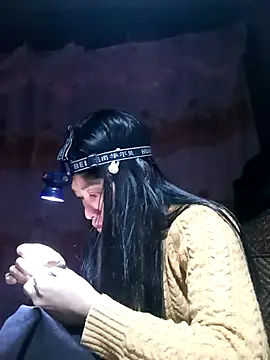 Snapshot of Hiniyk2 chatting on February 5, 1:05 pm Hiniyk2 online show from February 5, 1:05 pm