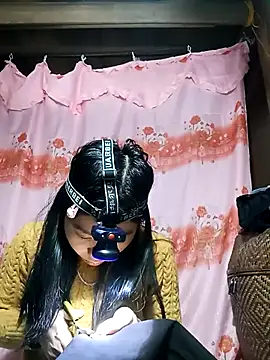 Snapshot of Hiniyk2 chatting on February 6, 2:05 am Hiniyk2 online show from February 6, 2:05 am